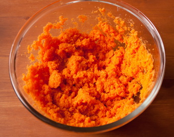 Морковные маффины с изюмом