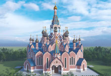 Фото - Православный храм при МГУ сравнили с Диснейлендом и обвинили в сказочности