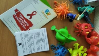 Фото - «С бабушкой не всегда можно обсудить ВИЧ, а говорить нужно»: в Свердловской области ищут наставников для ВИЧ-положительных подростков
