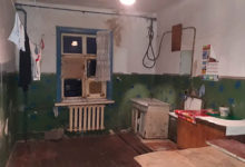 Фото - Ветеран войны в Чечне пожаловался на разрушающийся потолок и ледяной туалет