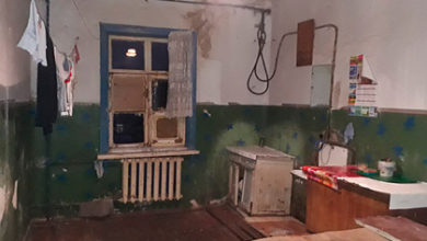 Фото - Ветеран войны в Чечне пожаловался на разрушающийся потолок и ледяной туалет