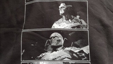Фото - Альтернативные облики героев Gotham Knights засветились на одежде разработчика из WB Games Montreal