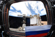 Фото - Давление воздуха на МКС стабилизировалось — космонавты успешно заделали трещину