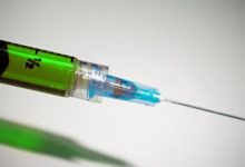 Фото - Эпидемиолог объяснил эффективность вакцин от нового штамма коронавируса