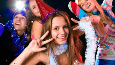 Фото - Подросток хочет встречать Новый год в компании сверстников: как поступить?