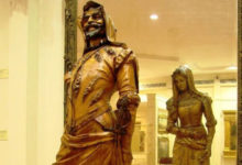 Фото - Посмотрев на скульптуру, можно увидеть и Мефистофеля, и Маргариту
