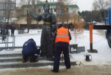 Фото - Продюсер «Ласкового мая» захотел выкупить скандальный памятник «Аленке»
