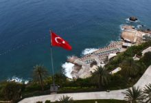 Фото - Россиянин пресек наглый флирт хозяина отеля в Турции с женой и поделился опытом