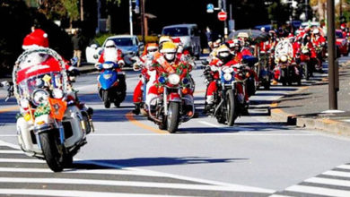 Фото - Санта-Клаусы сели на мотоциклы ради ежегодного парада
