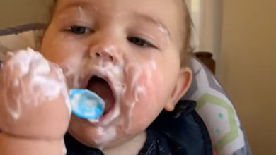 Фото - Счастливый малыш измазался йогуртом