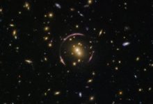 Фото - Hubble сфотографировал самое большое из известных «колец Эйнштейна»