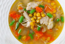 Фото - Легкий куриный суп с кукурузой и зеленой фасолью