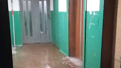 Фото - Жилой дом в российском городе заледенел после потопа