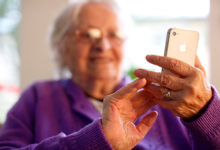 Фото - 82-летняя бабушка зарегистрировала одинокого внука в Tinder