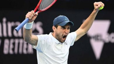 Фото - Карацев начал матч с Джоковичем в полуфинале Australian Open