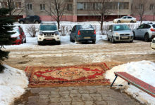 Фото - Коммунальщики в российском городе вместо плитки положили ковер