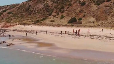 Фото - Отдыхающий на нудистском пляже случайно нашел человеческую кость