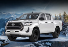 Фото - Пикап Toyota Hilux получил бензиновый мотор и стал аскетом