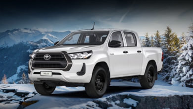 Фото - Пикап Toyota Hilux получил бензиновый мотор и стал аскетом