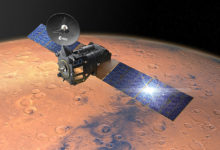 Фото - «Роскосмос» опубликовал детализированное фото стены марсианского кратера диаметром 12 км