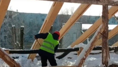 Фото - Россиянам решили отремонтировать дом и оставили его без крыши