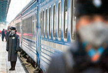 Фото - Россияне массово скупили билеты на поезда за границу по одному направлению