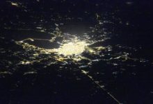 Фото - Российский космонавт сделал редкий снимок ночного Санкт-Петербурга