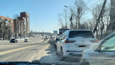 Фото - В Хабаровске начали продавать бензин за 100 рублей и места в очереди на АЗС