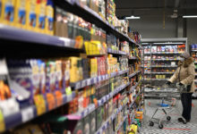 Фото - В России взлетели цены на продукты в «магазинах у дома»