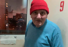 Фото - «Вечерняя Москва» прокомментировала историю о поселившемся в подъезде журналисте