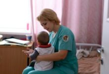 Фото - «Быть рядом и быть добрым»: в Томске за больными детьми ухаживают «дежурные мамы»