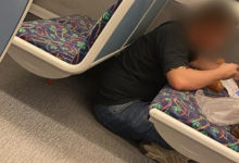 Фото - Пассажир поезда использовал кресло не по назначению и возмутил попутчиков