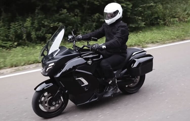 Представлен первый в России электрический мотоцикл Aurus. Он вряд ли будет вам по карману