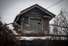 Фото - Россиянина лишили особняка из-за исчезнувшей избы