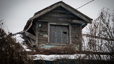 Фото - Россиянина лишили особняка из-за исчезнувшей избы
