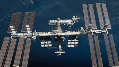 Фото - Российские космонавты попытаются найти утечку на МКС с помощью бумажек