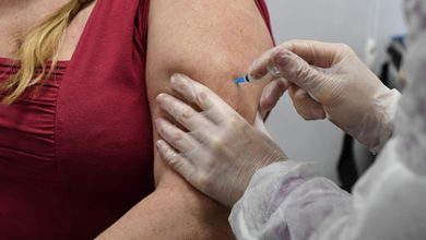 Фото - Доктора Мясникова удивил страх россиян перед прививкой от коронавируса