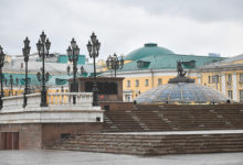 Фото - Известный блогер предложил увековечить Лужкова в центре Москвы