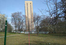 Фото - В Москве объяснили появление «Пизанской башни»