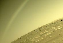 Фото - В НАСА объяснили «радугу» на Марсе
