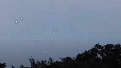 Фото - В небе появилась флотилия, состоявшая из десяти странных шаров