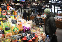 Фото - В России значительно вырастут цены на конфеты и вафли