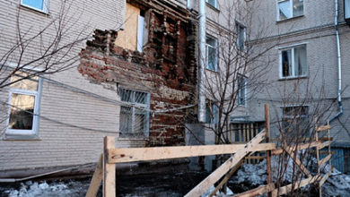Фото - Жителям дома с рухнувшей стеной захотели в разы повысить коммуналку