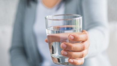 Фото - Сколько воды нужно пить для здоровья: простая формула от Мясникова