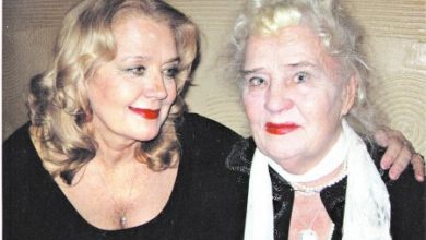 Фото - «Какие замечательные»: дочь Ирины Алферовой запечатлелась в ресторане с мамой и 99-летней бабушкой