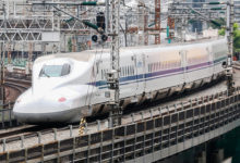 Фото - Машинист сверхскоростного поезда в Японии вышел из кабины на полном ходу