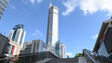 Фото - Названы возможные причины наклона небоскреба в Китае