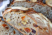 Фото - Ржаной хлеб на закваске с орехами и сухофруктами