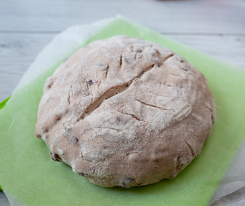 Ржаной хлеб на закваске с орехами и сухофруктами