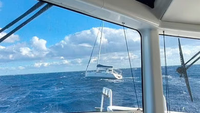 Фото - Турист-одиночка спасся с тонущей яхты в открытом океане